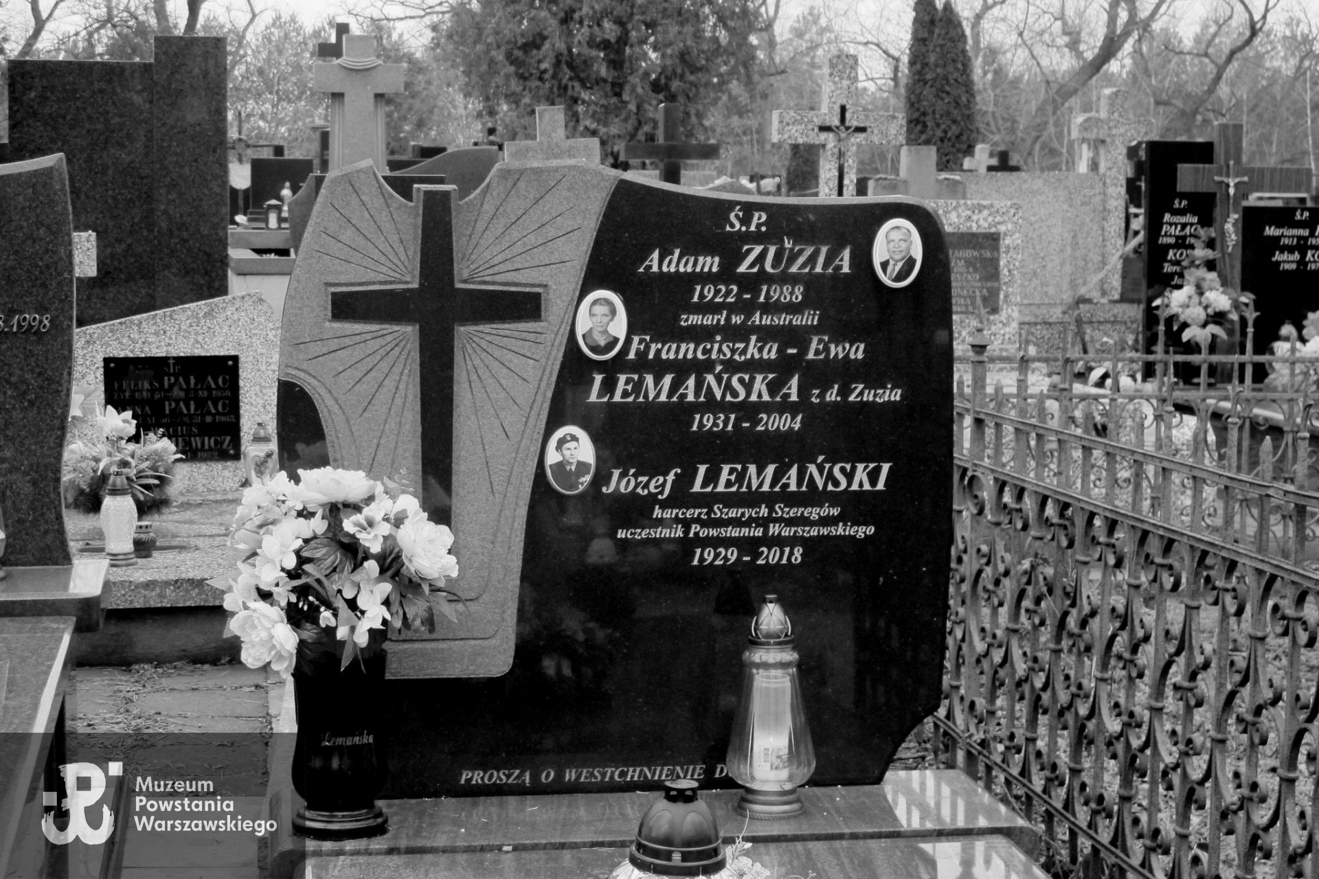  Zdjęcie grobu udostępnili Pani Ewa Rokicka-Ślusarska i p. Jan Wawszczyk
. 