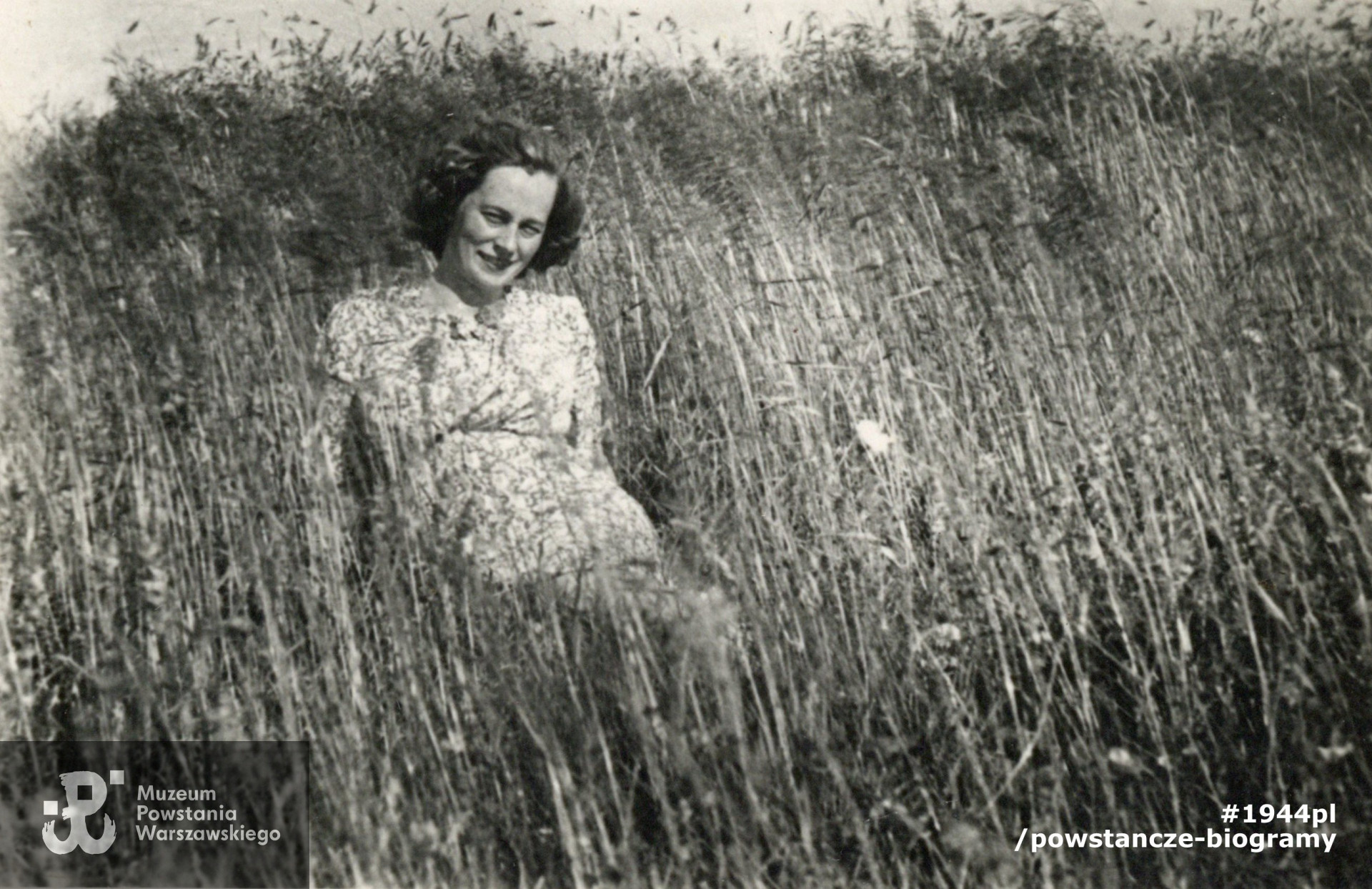 Milanówek, czerwiec 1950 roku, w oczekiwaniu na   przyjście niebawem na świat syna Marka. Fot. ze zbiorów prywatnych p. Barbary Wojtanowicz-Włodymirskiej  ps. Ela 