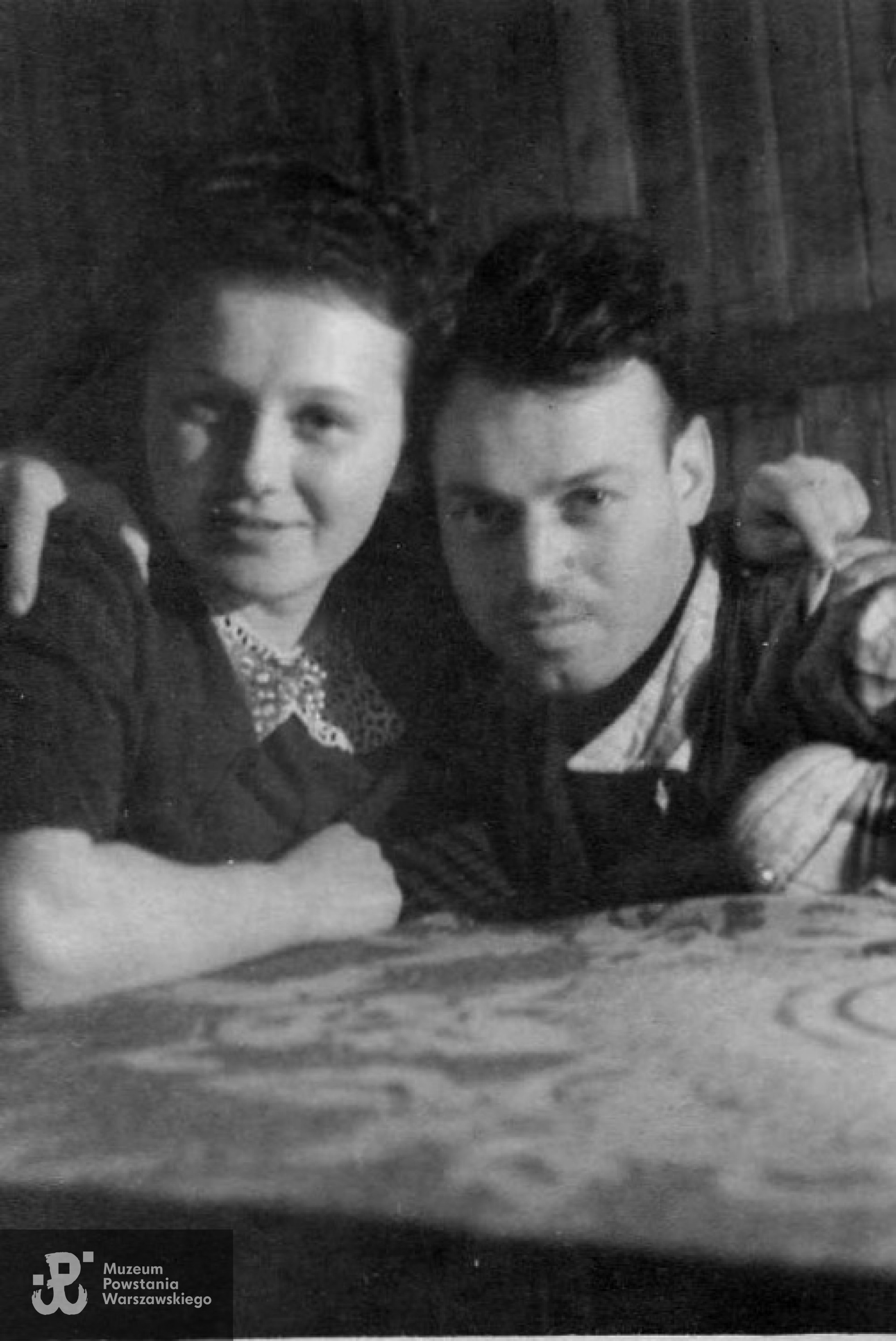 Zdjęcie z lat okupacji - Aleksy Makowelski z bratanicą Heleną