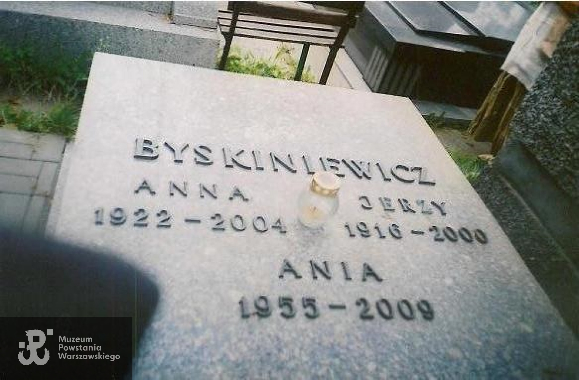 Mogiła na Cmentarzu w Wilanowie