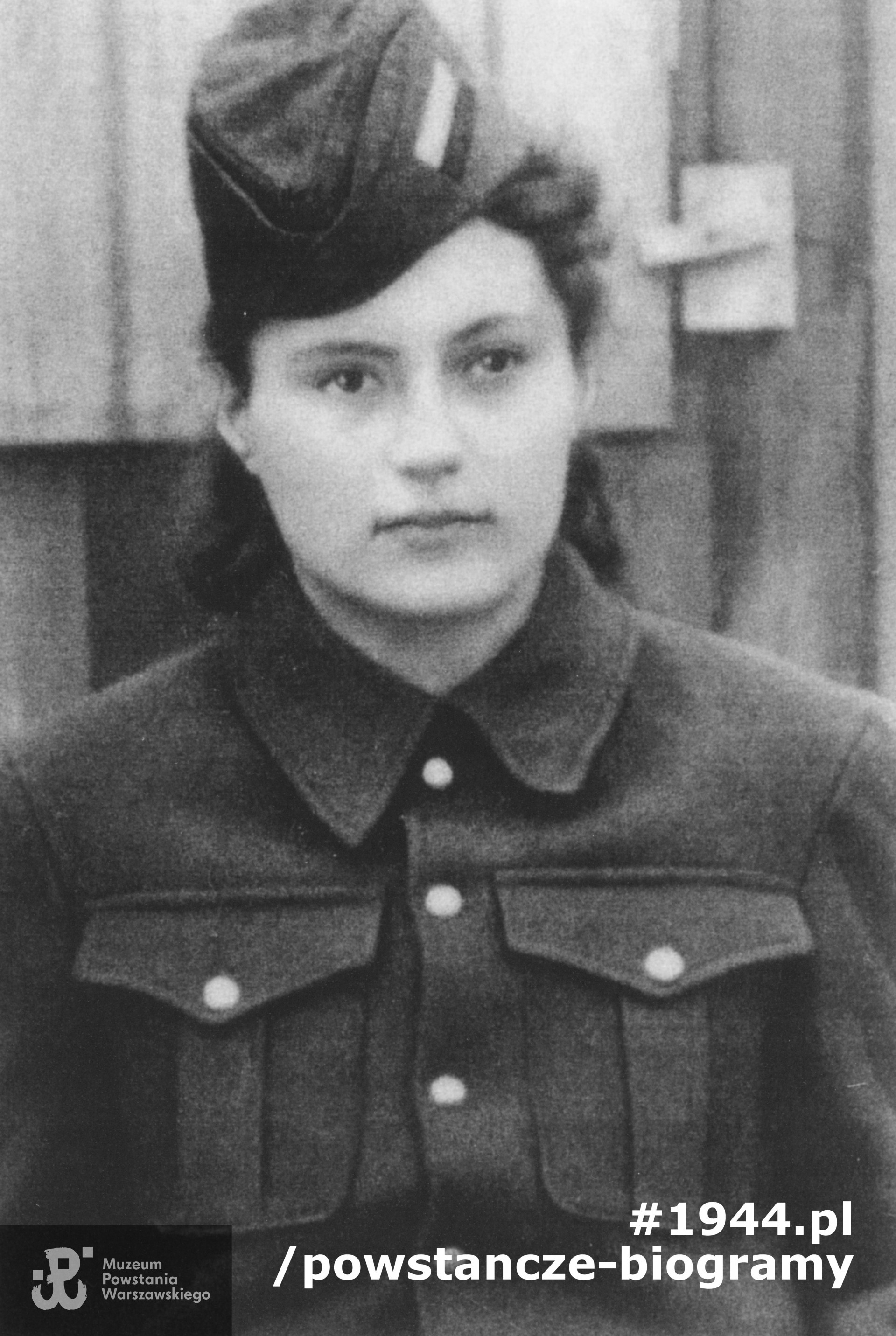 Krystyna Bierzyńska  „Krystyna Niebieska” w Stalagu X B Sanbostel. Fot. z archiwum prywatnego Krystyny Stamper, obecnie w zbiorach  Muzeum Powstania Warszawskiego, sygn. P/8026/14