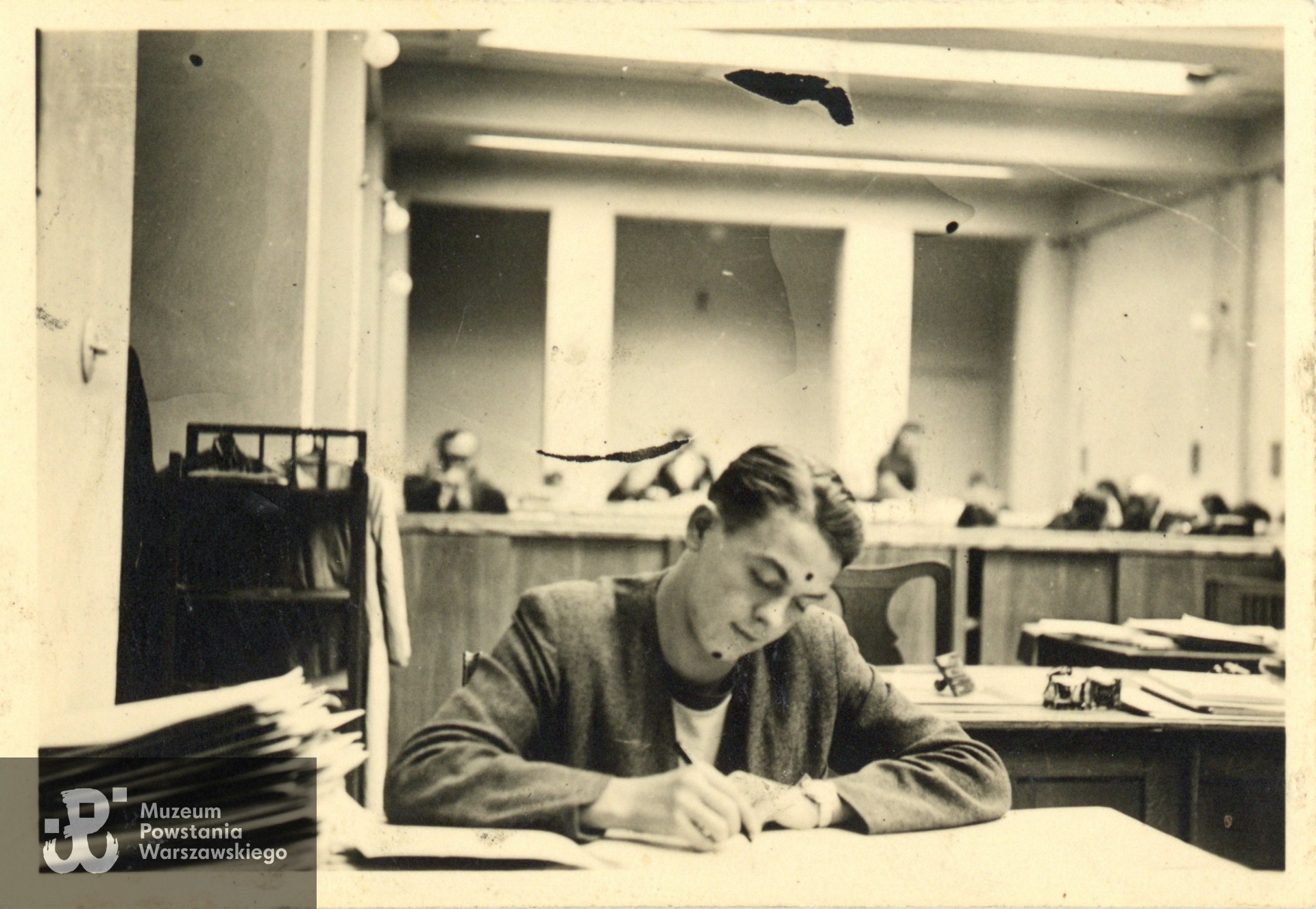 W okresie studiów. Jerzy Boczek "Kamień"-"Karski" . Fot. ze zbiorów rodzinnych, udostępniła p. Julia Wiktorska-Wołczak. Skany wykonano w Muzeum Powstania Warszawskiego, 05/2025