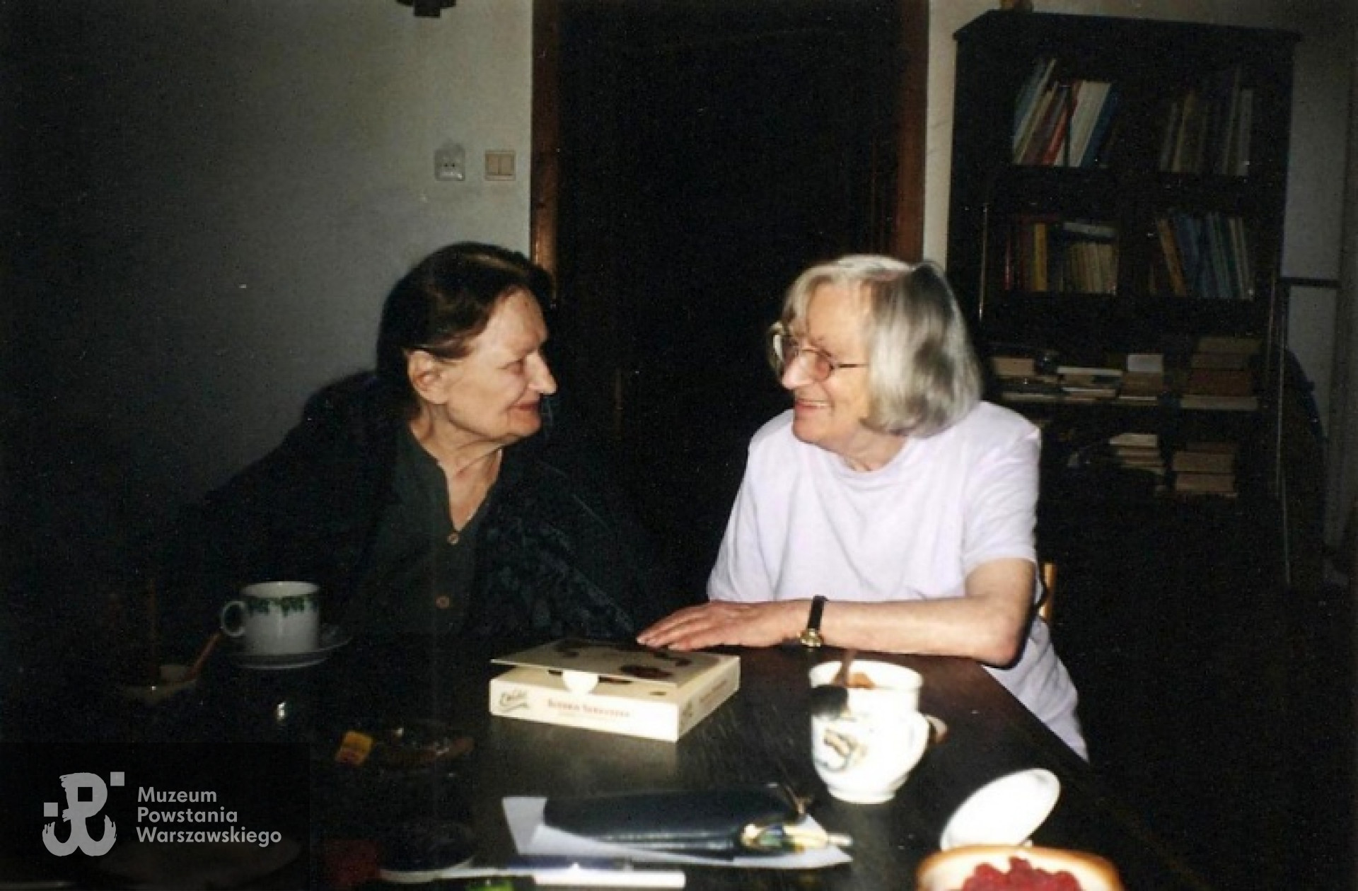 Teresa Lewtak-Stattler z Elą Dziębowską "Dewajtis" w jej domu w Jurgowie.