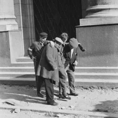 Fotografia z Powstania Warszawskiego autorstwa Eugeniusza Lokajskiego