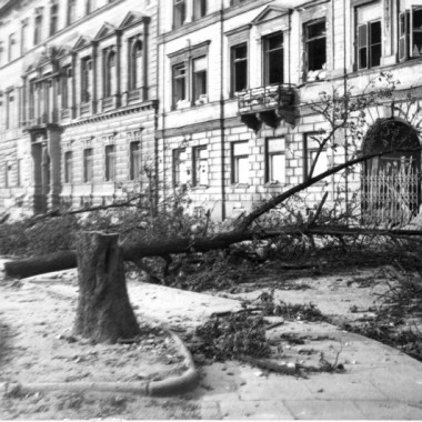Fotografia z Powstania Warszawskiego autorstwa Joachima Joachimczyka