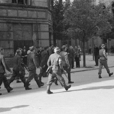 Fotografia z Powstania Warszawskiego autorstwa Eugeniusza Lokajskiego