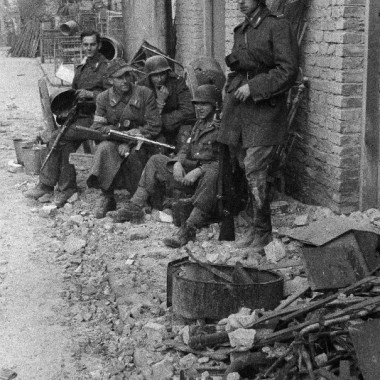Fotografia z Powstania Warszawskiego autorstwa Eugeniusza Lokajskiego