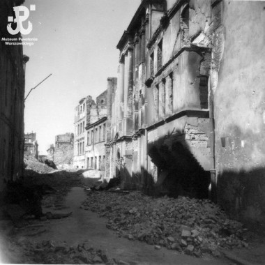Zdjęcia z lat 1945-47 autorstwa Danuty Smoszewskiej