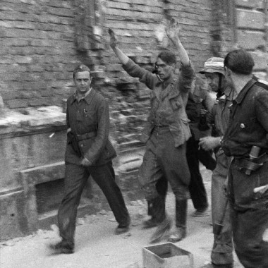 Fotografia z Powstania Warszawskiego autorstwa Eugeniusza Lokajskiego