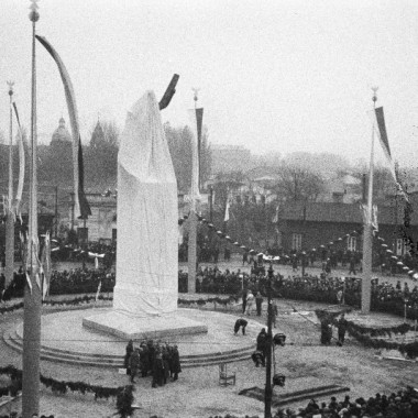 11 listopada 1932 - odsłonięcie pomnika Lotnika