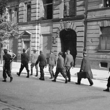 Fotografia z Powstania Warszawskiego autorstwa Eugeniusza Lokajskiego