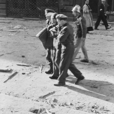 Fotografia z Powstania Warszawskiego autorstwa Eugeniusza Lokajskiego