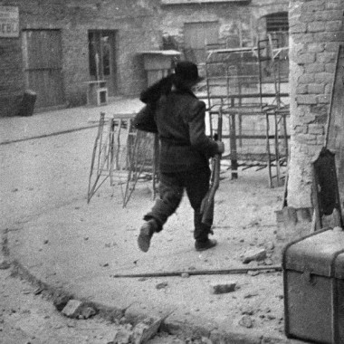 Fotografia z Powstania Warszawskiego autorstwa Eugeniusza Lokajskiego