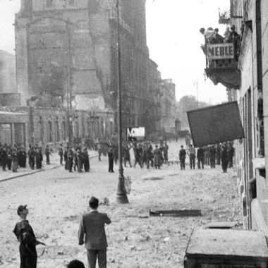 Fotografia z Powstania Warszawskiego autorstwa Eugeniusza Lokajskiego