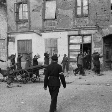 Fotografia z Powstania Warszawskiego autorstwa Eugeniusza Lokajskiego