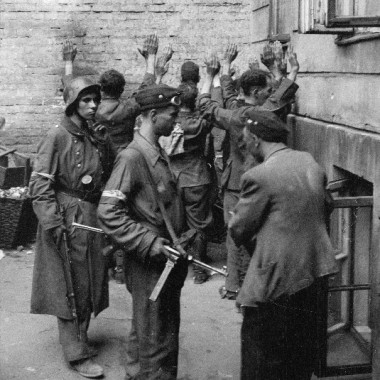 Fotografia z Powstania Warszawskiego autorstwa Eugeniusza Lokajskiego