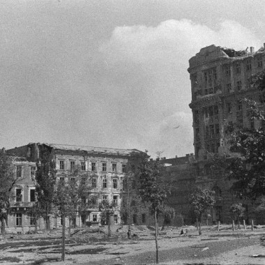 Fotografia z Powstania Warszawskiego autorstwa Eugeniusza Lokajskiego