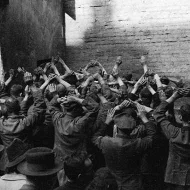 Fotografia z Powstania Warszawskiego autorstwa Eugeniusza Lokajskiego