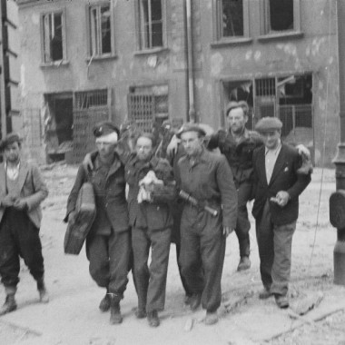 Fotografia z Powstania Warszawskiego autorstwa Eugeniusza Lokajskiego