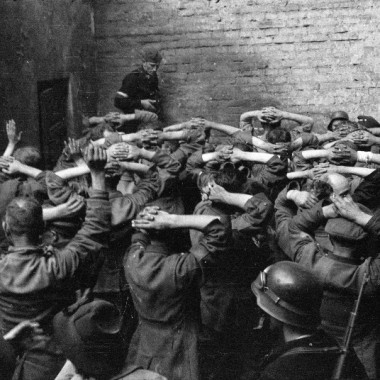 Fotografia z Powstania Warszawskiego autorstwa Eugeniusza Lokajskiego