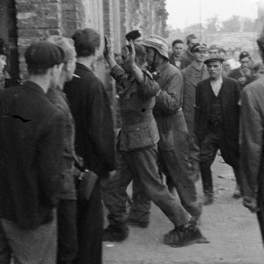 Fotografia z Powstania Warszawskiego autorstwa Eugeniusza Lokajskiego