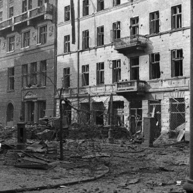 Fotografia z Powstania Warszawskiego autorstwa Eugeniusza Lokajskiego