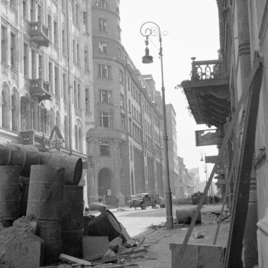 Fotografia z Powstania Warszawskiego autorstwa Eugeniusza Lokajskiego