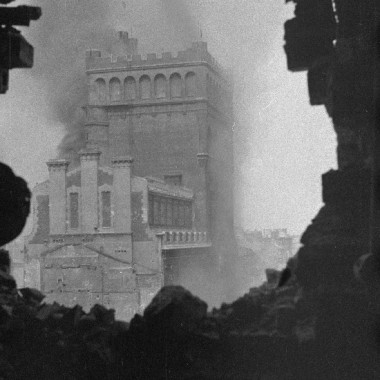 Fotografia z Powstania Warszawskiego autorstwa Eugeniusza Lokajskiego
