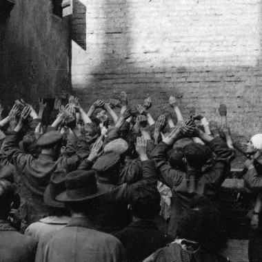 Fotografia z Powstania Warszawskiego autorstwa Eugeniusza Lokajskiego