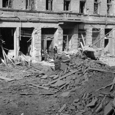 Fotografia z Powstania Warszawskiego autorstwa Eugeniusza Lokajskiego