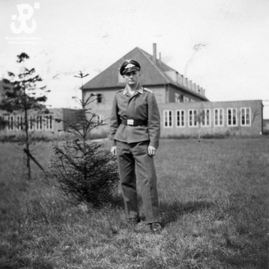 Album z fotografiami niemieckimi z okresu II Wojny Światowej