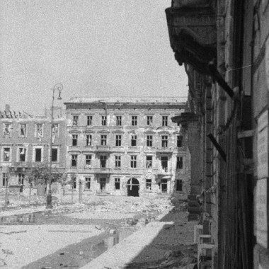 Fotografia z Powstania Warszawskiego autorstwa Eugeniusza Lokajskiego