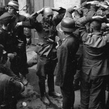 Fotografia z Powstania Warszawskiego autorstwa Eugeniusza Lokajskiego