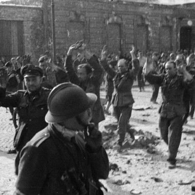 Fotografia z Powstania Warszawskiego autorstwa Eugeniusza Lokajskiego