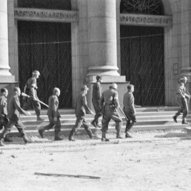 Fotografia z Powstania Warszawskiego autorstwa Eugeniusza Lokajskiego