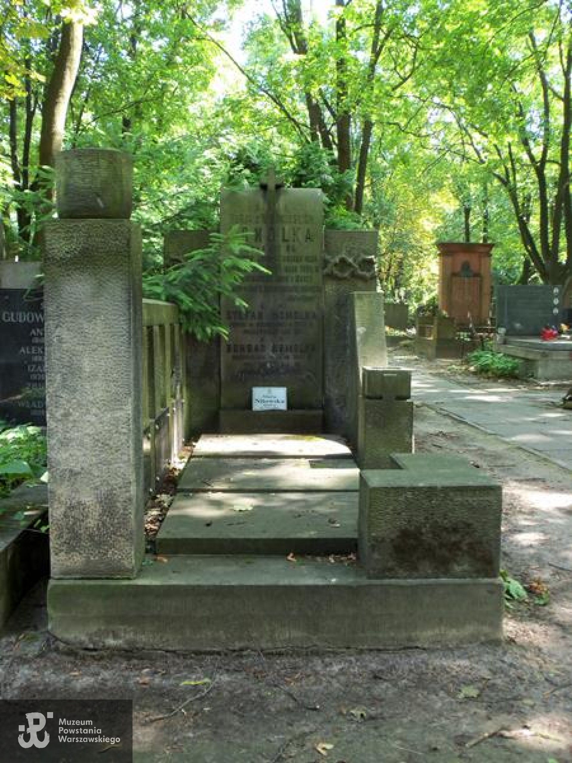 Źródło: https://cmentarze.um.warszawa.pl/pomnik.aspx?pom_id=31911 [dostęp: 16.05.2025].