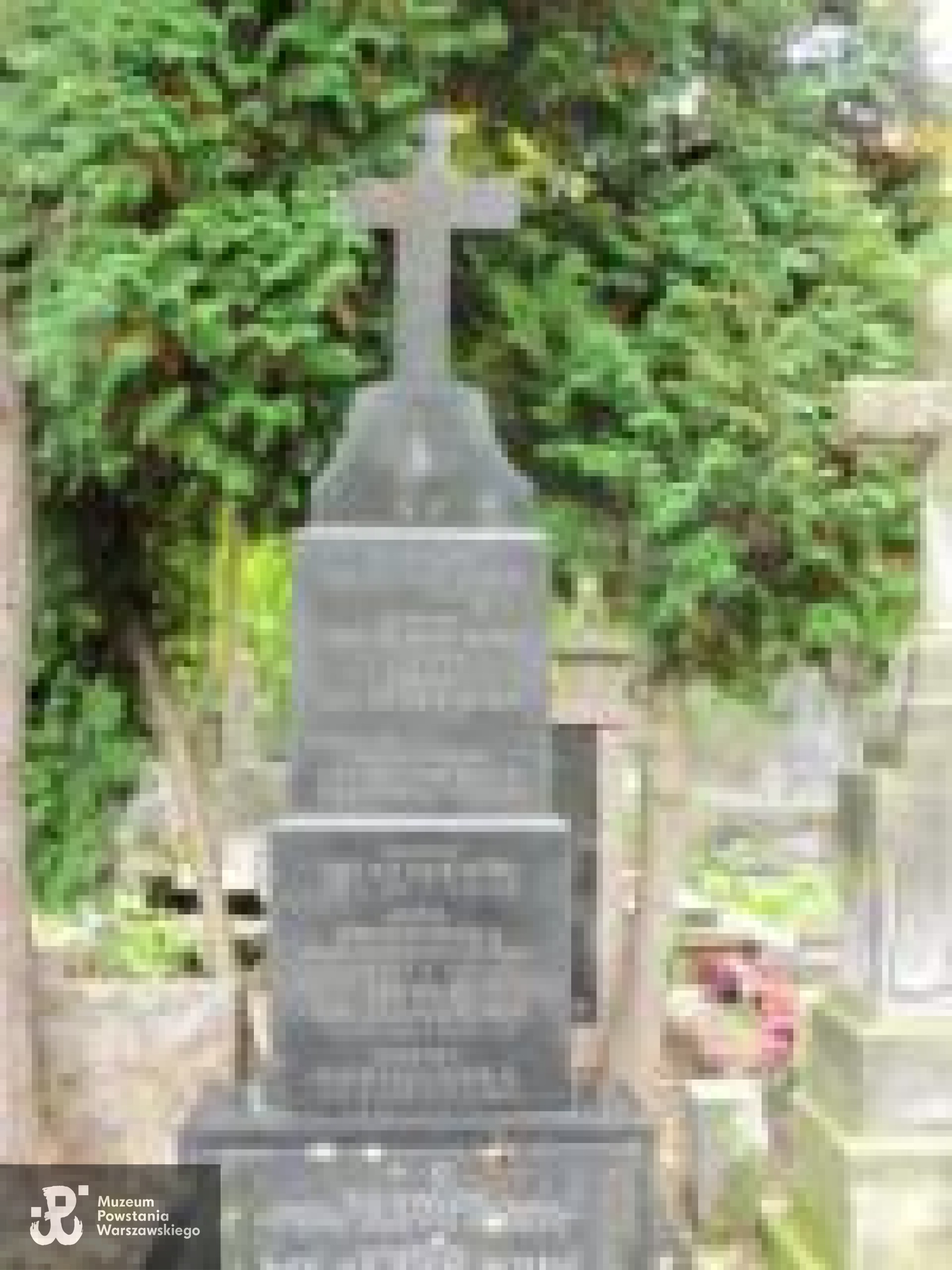 Źródło: https://cmentarze.um.warszawa.pl/pomnik.aspx?pom_id=28519 [dostęp: 10.04.2025].