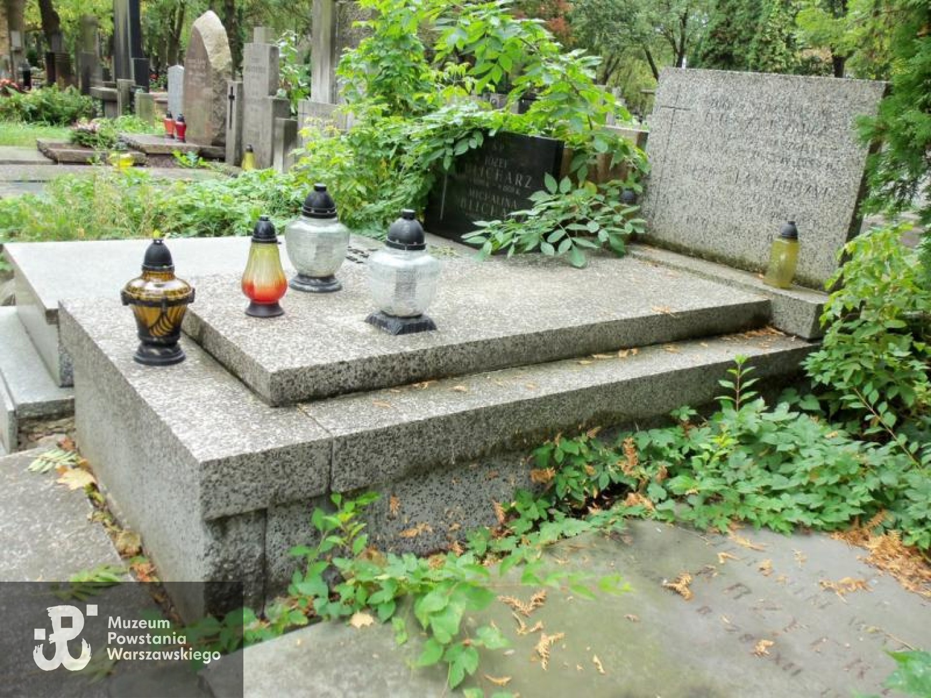 Źródło: https://cmentarze.um.warszawa.pl/pomnik.aspx?pom_id=26285 [dostęp: 22.10.2025].