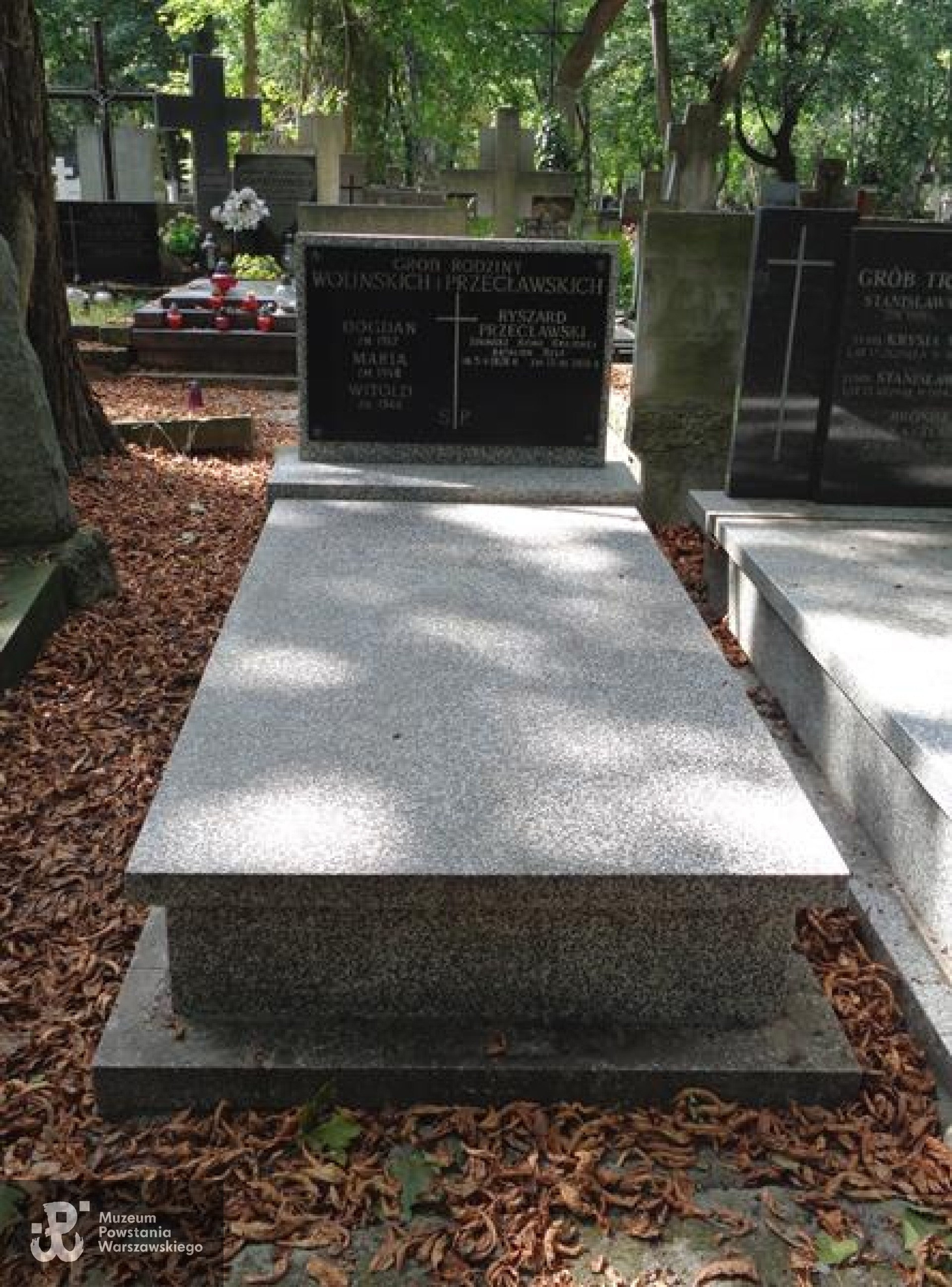 Źródło: https://cmentarze.um.warszawa.pl/pomnik.aspx?pom_id=48645 [dostęp: 23.04.2025].