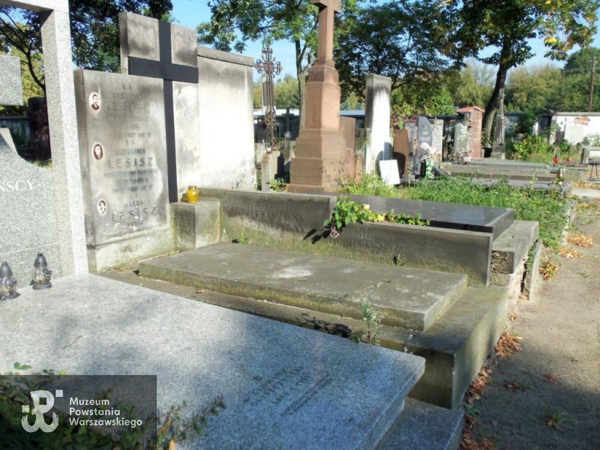 Źródło: https://cmentarze.um.warszawa.pl/pomnik.aspx?pom_id=23397 [dostęp: 9.04.2025].