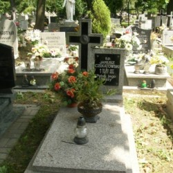 Źródło: https://legnica36.grobonet.com/grobonet/start.php?id=detale&idg=665 [dostęp: 19.09.2025].