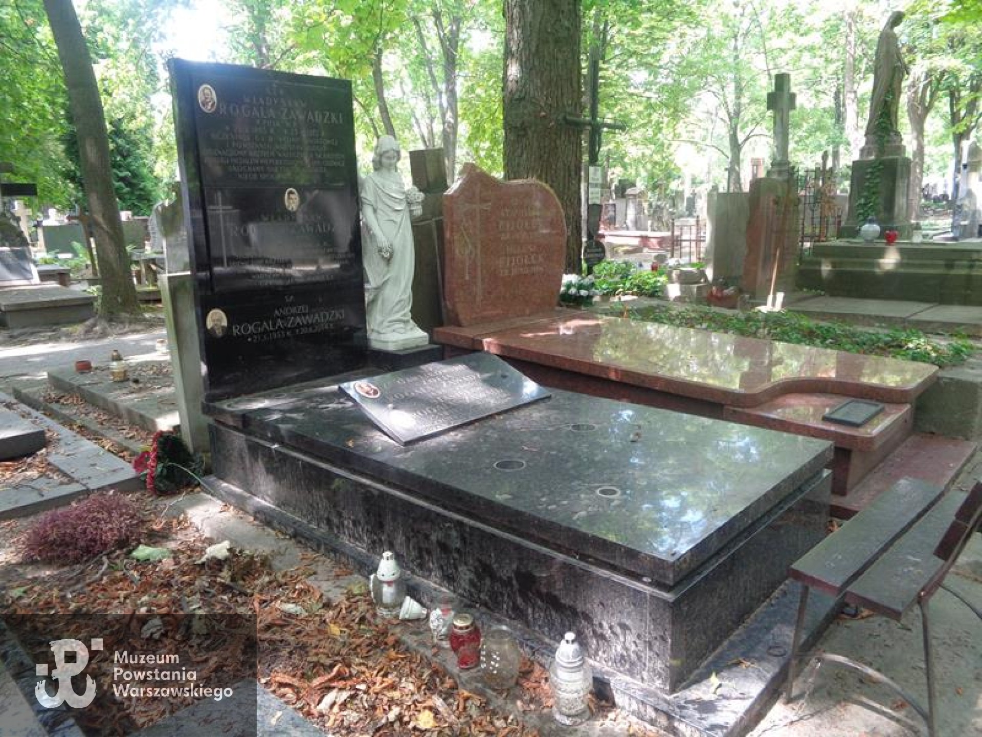 Źródło: https://cmentarze.um.warszawa.pl/pomnik.aspx?pom_id=49482[dostęp: 10.04.2025].