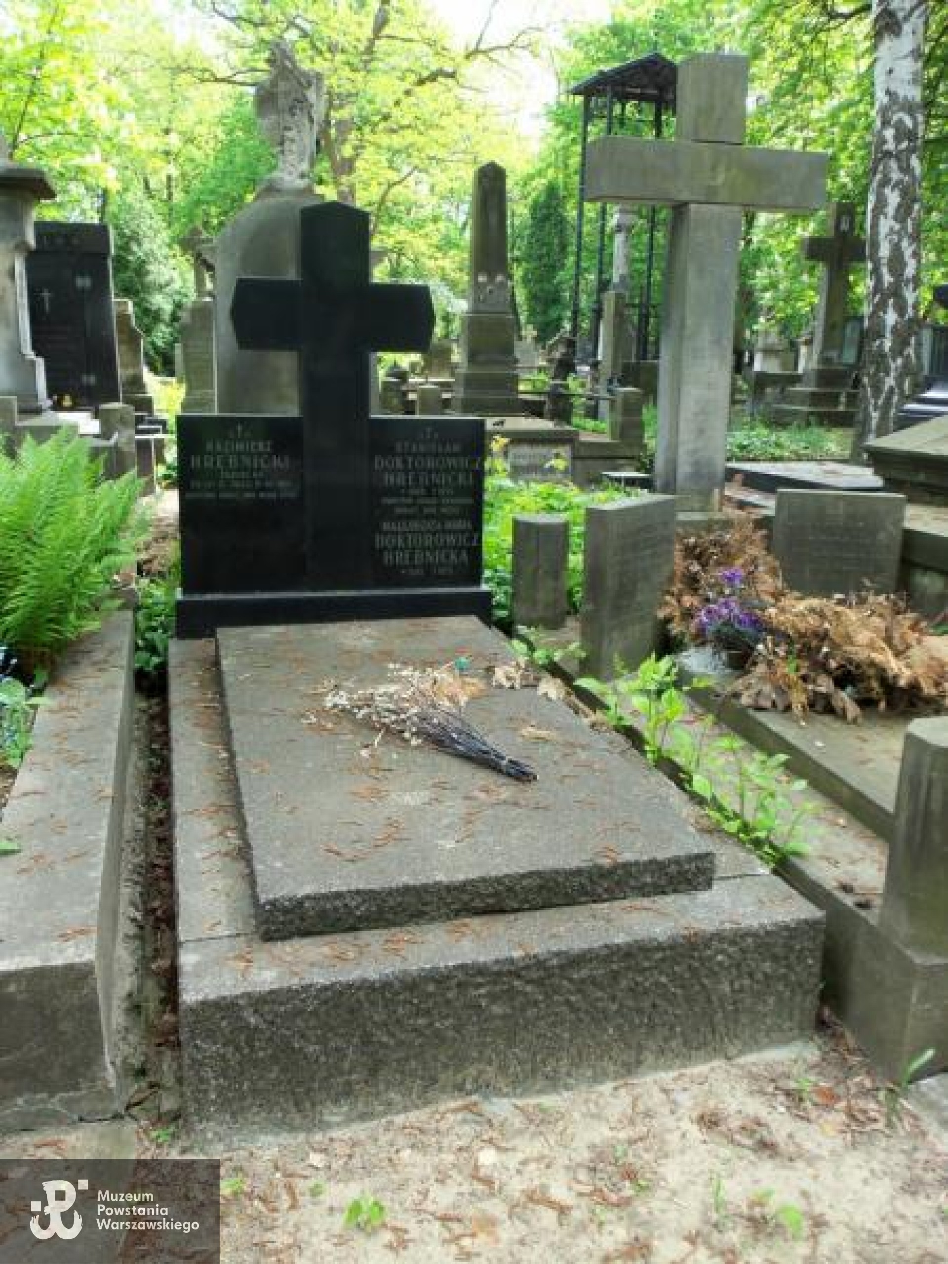Źródło: https://cmentarze.um.warszawa.pl/pomnik.aspx?pom_id=16116 [dostęp: 13.07.2026].