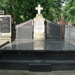 Źródło: https://cmentarze.um.warszawa.pl/pomnik.aspx?pom_id=47070 [dostęp: 10.07.2026].