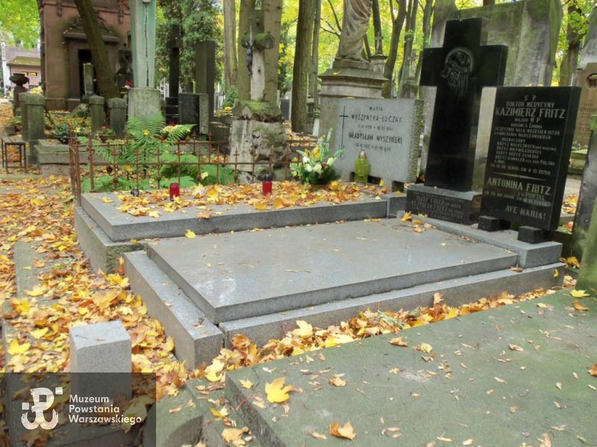 Źródło: https://cmentarze.um.warszawa.pl/pomnik.aspx?pom_id=24400 [dostęp: 03.02.2026].