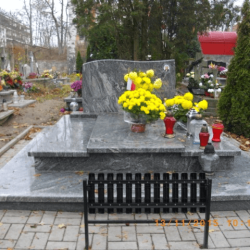 Źródło: https://boleslawiec.grobonet.com/grobonet/start.php?id=detale&idg=20599&inni=0&cinki=3 [dostęp: 20.11.2025].