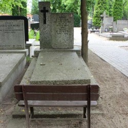 Źródło: https://cmentarze.um.warszawa.pl/pomnik.aspx?pom_id=33591 [dostęp: 11.09.2025].