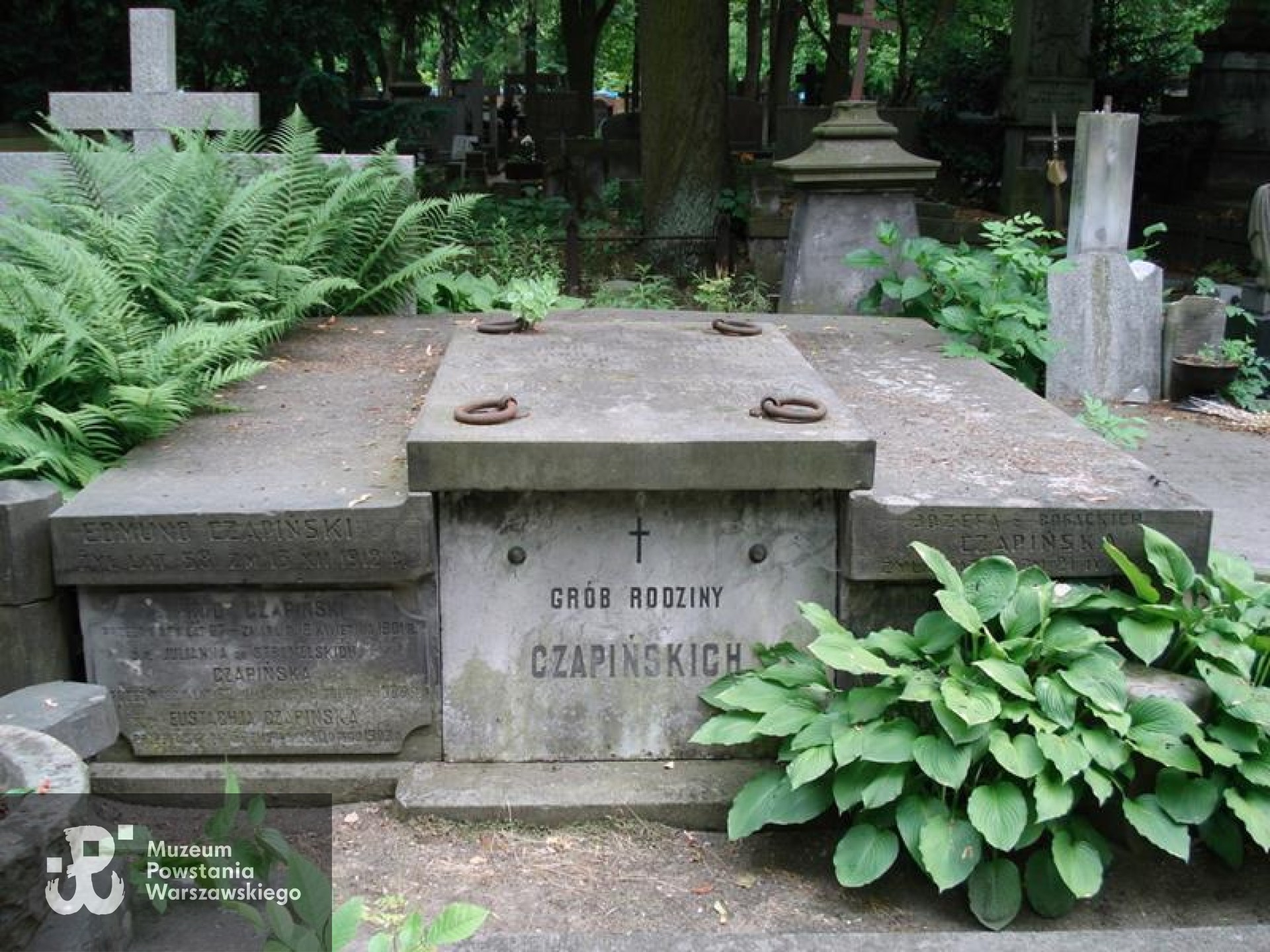 Źródło: https://cmentarze.um.warszawa.pl/pomnik.aspx?pom_id=34523 [dostęp: 16.09.2025].