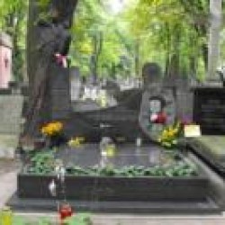 Źródło: https://cmentarze.um.warszawa.pl/pomnik.aspx?pom_id=19351 [dostęp: 10.04.2025].