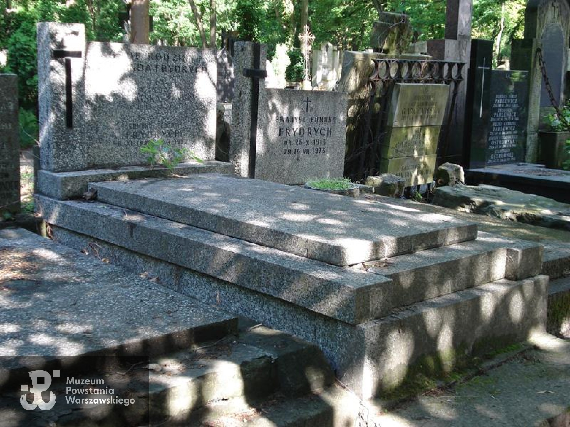 Źródło: https://cmentarze.um.warszawa.pl/pomnik.aspx?pom_id=44996 [dostęp: 04.02.2026].